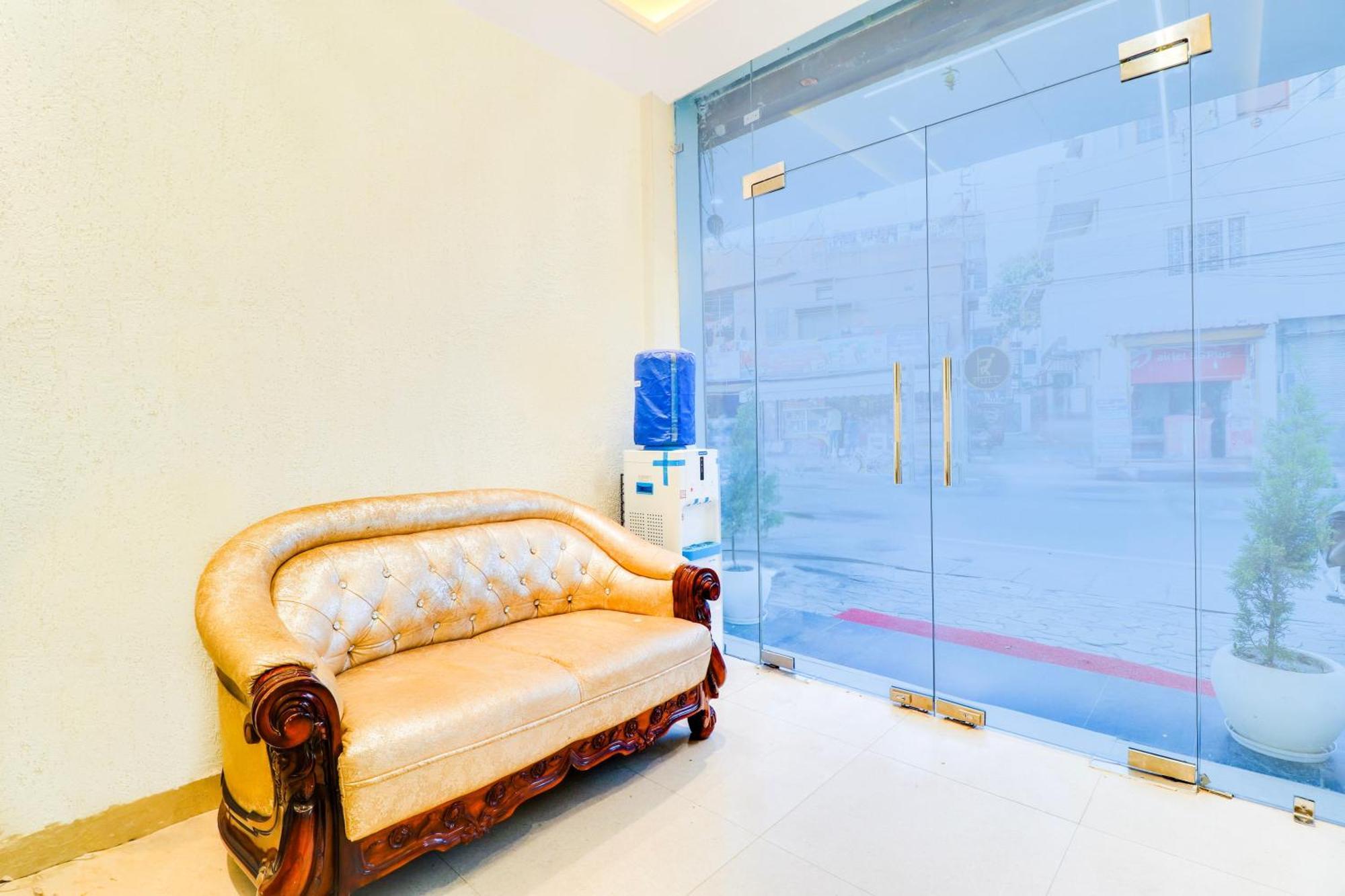 Super Collection O Kanwali Road Near Railway Station 데라둔 외부 사진