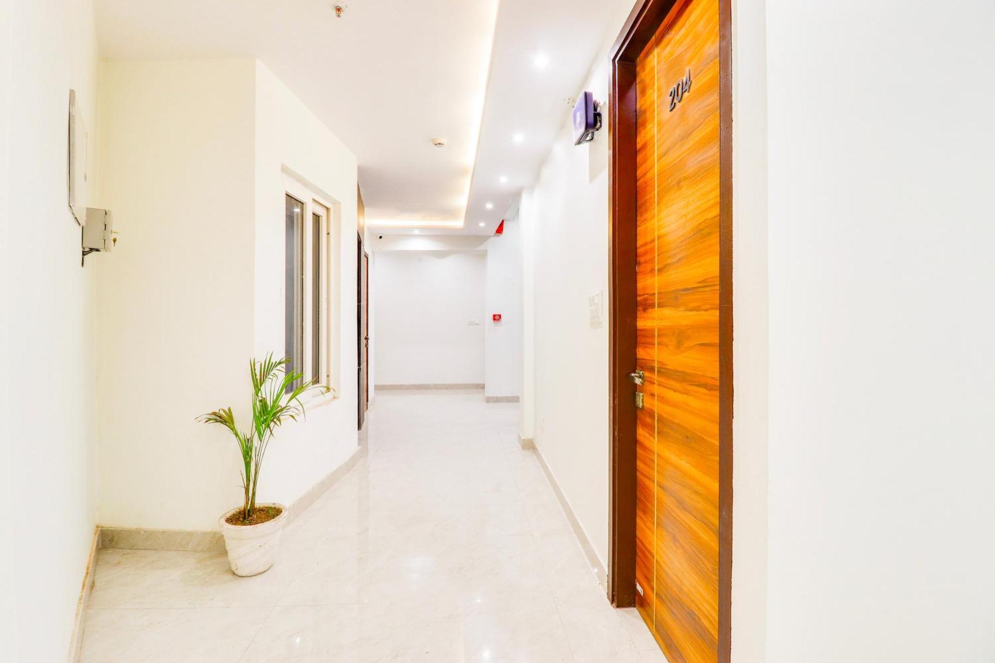 Super Collection O Kanwali Road Near Railway Station 데라둔 외부 사진
