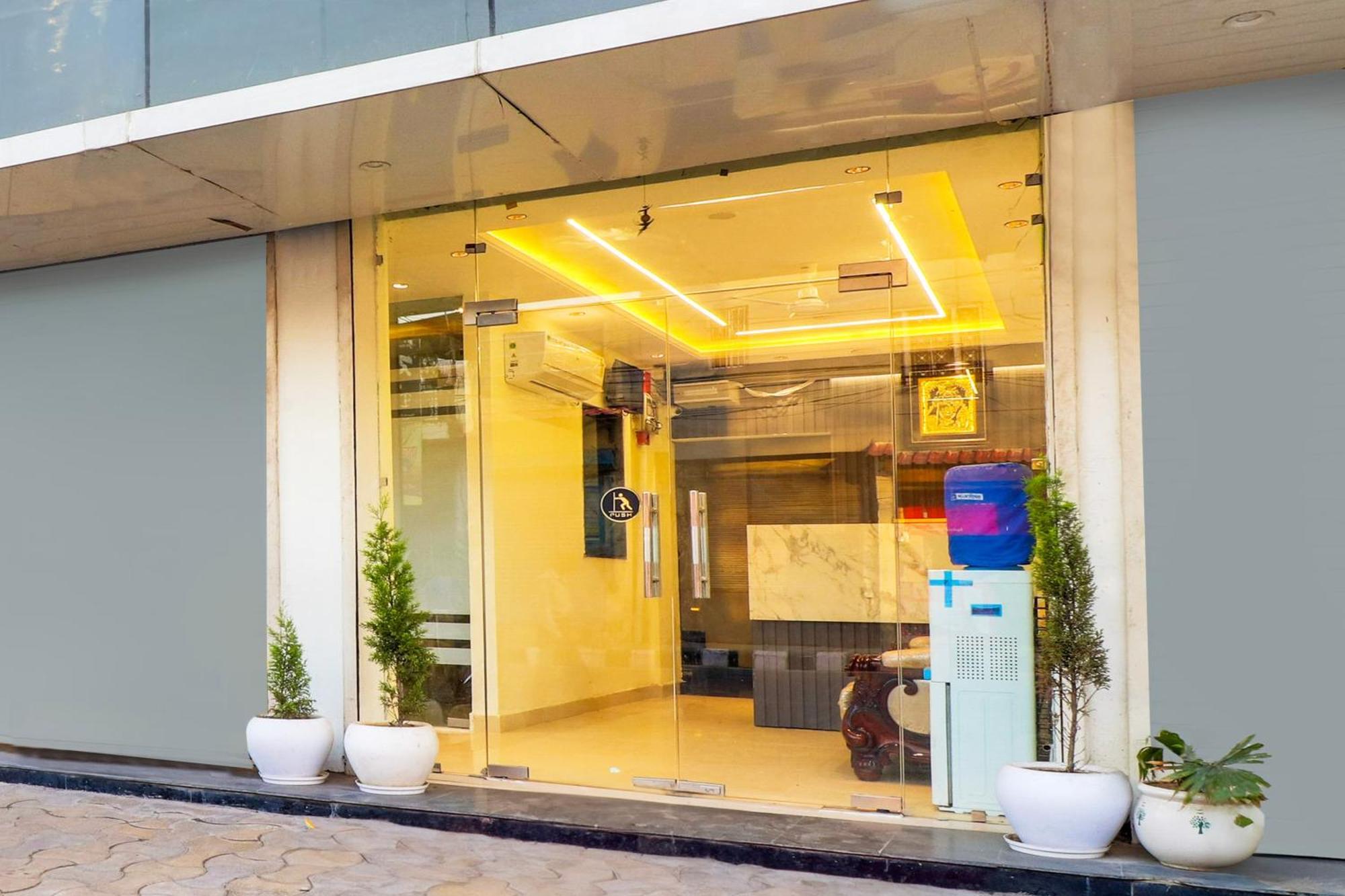 Super Collection O Kanwali Road Near Railway Station 데라둔 외부 사진