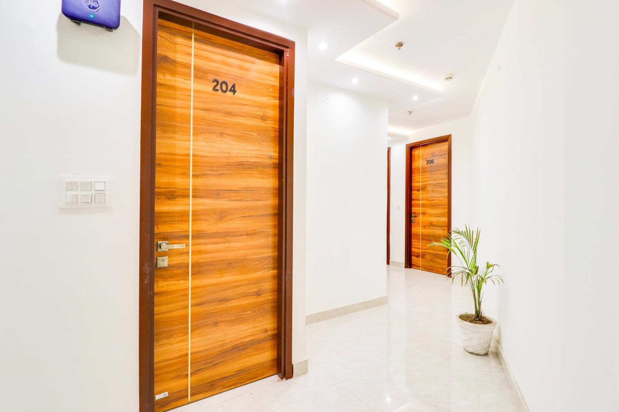 Super Collection O Kanwali Road Near Railway Station 데라둔 외부 사진